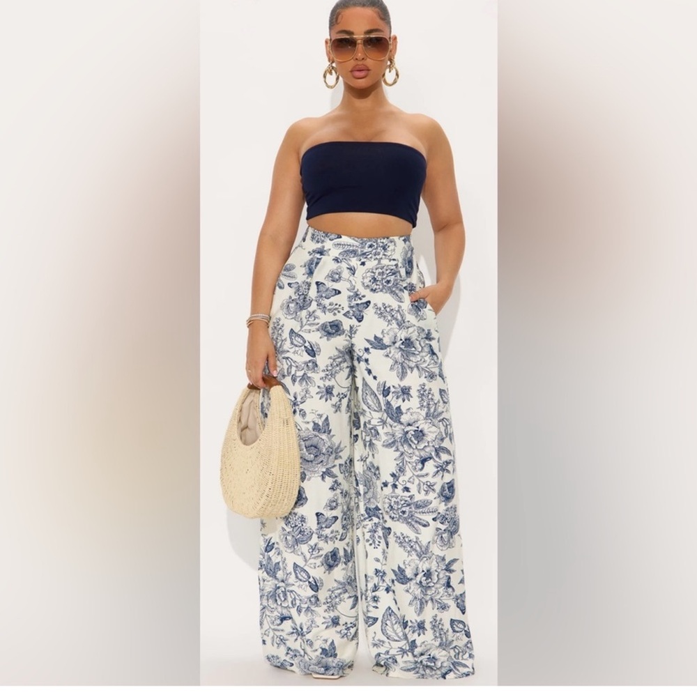 Fashion Nova White Wide Leg Pants with Blue Floral Print in size L